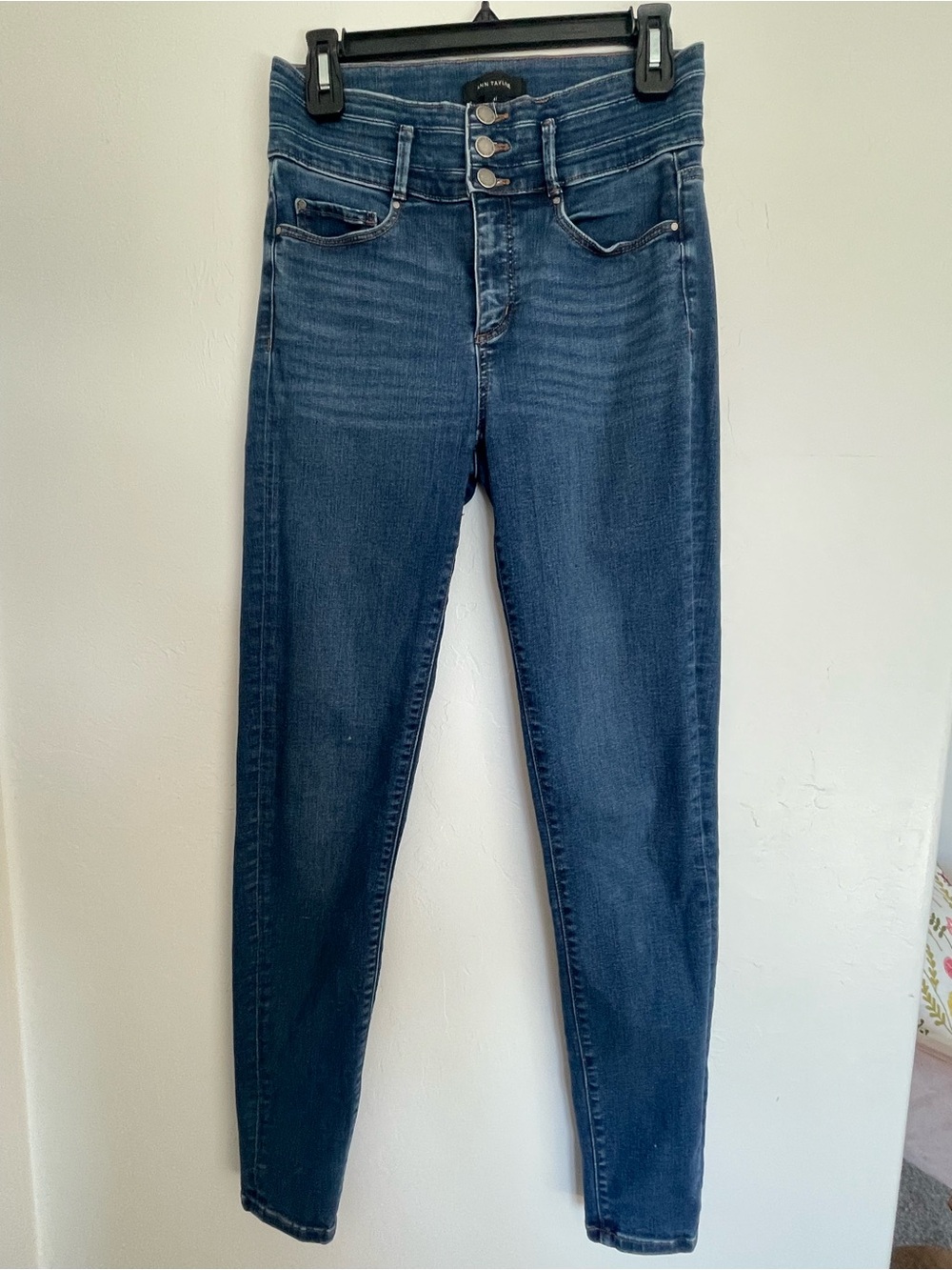 Ann Taylor Women's High-Rise Jeans in Blue Wash Size 4 T